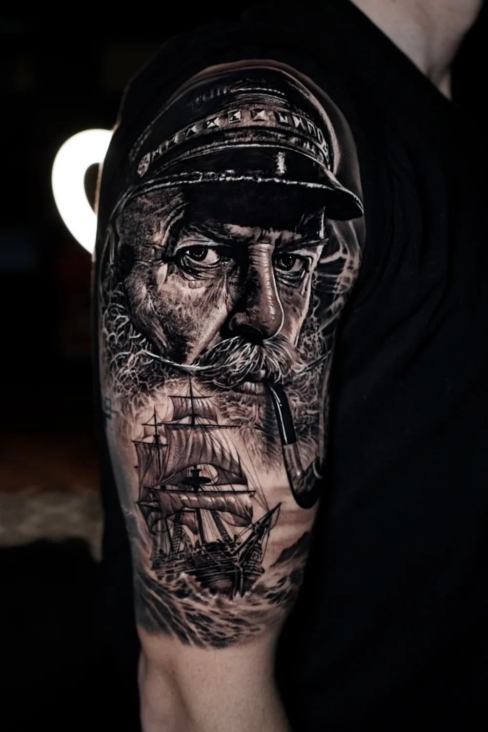 Artista di tatuaggi Chris Yze