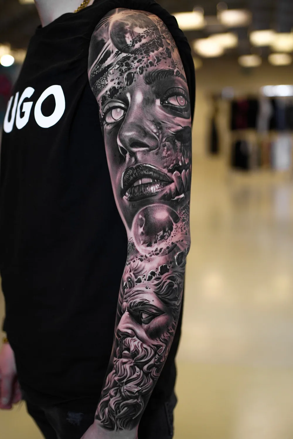 Artista di tatuaggi Chris Yze