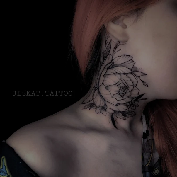 Файнлайн Flower, Leaves tattoo на Шея