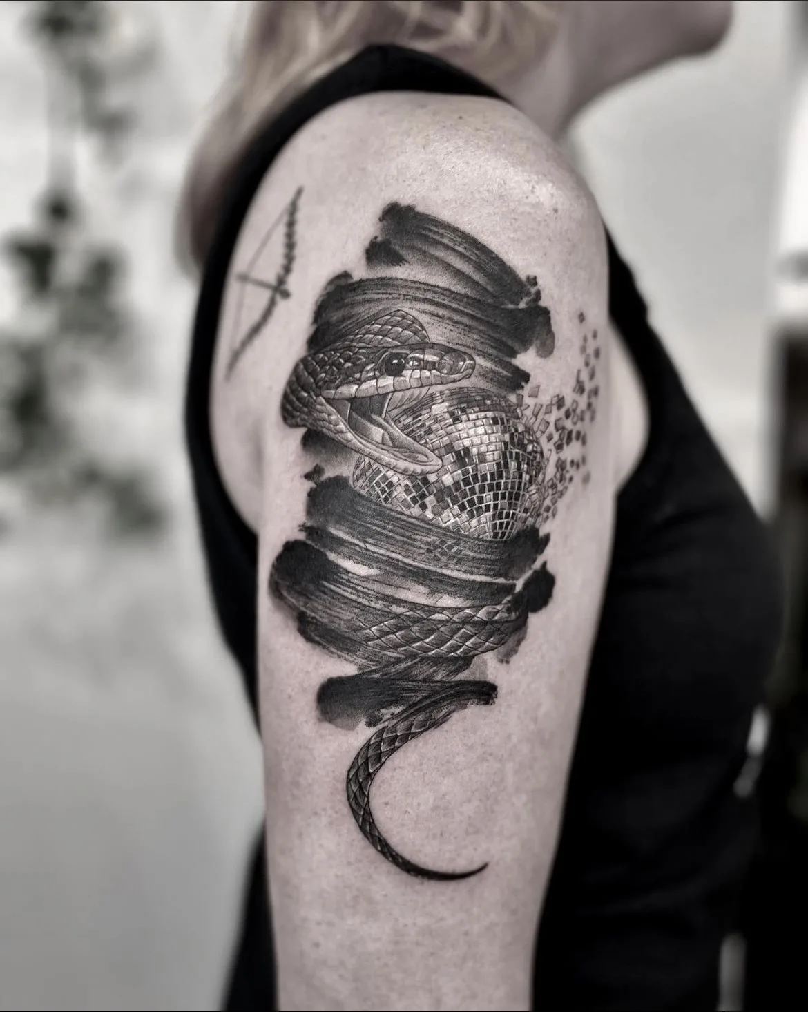 Tattoo artist Jay Han
