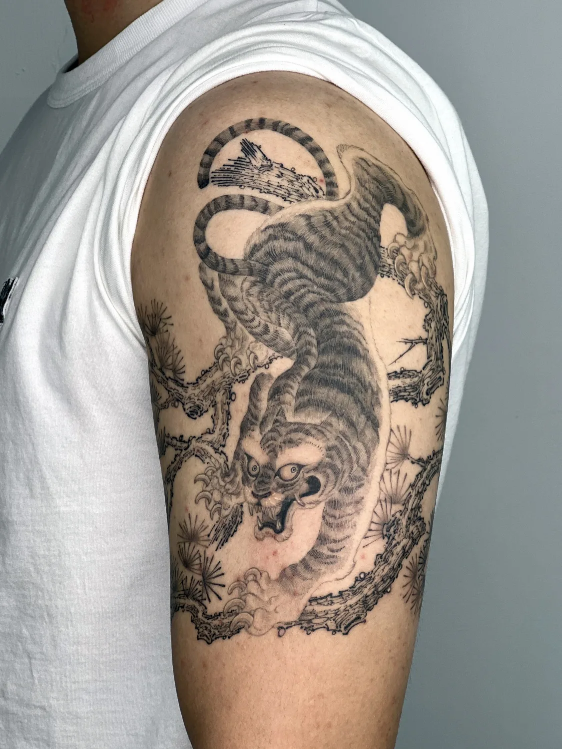 Tattoo artist Jay Han