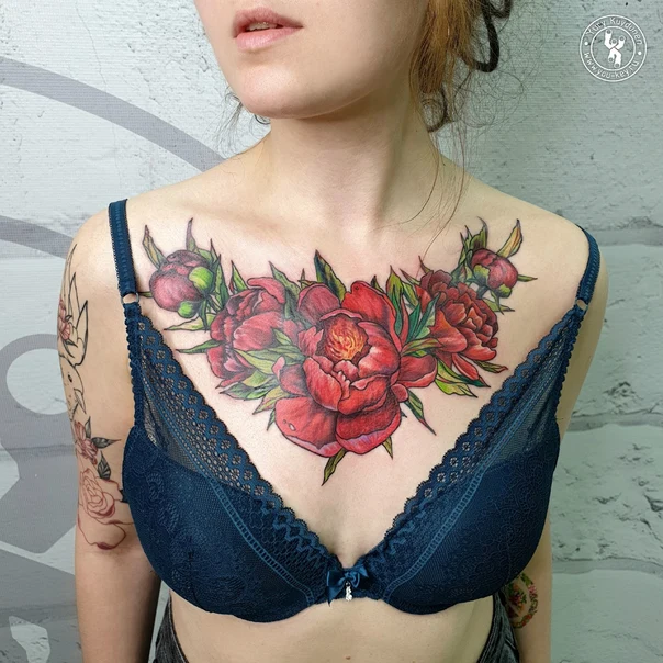 Реализм Flower, Peony tattoo на Грудь