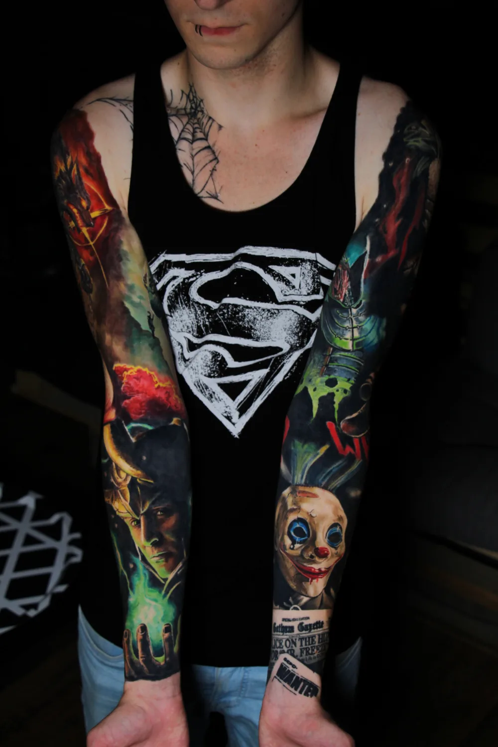 Artista del tatuaggio Levente Vacsi