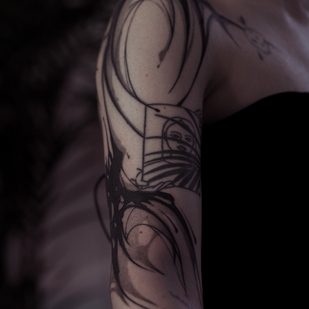 женская Черно-серая Абстрактная татуировка на плече #82537 | Тату мастер Лида