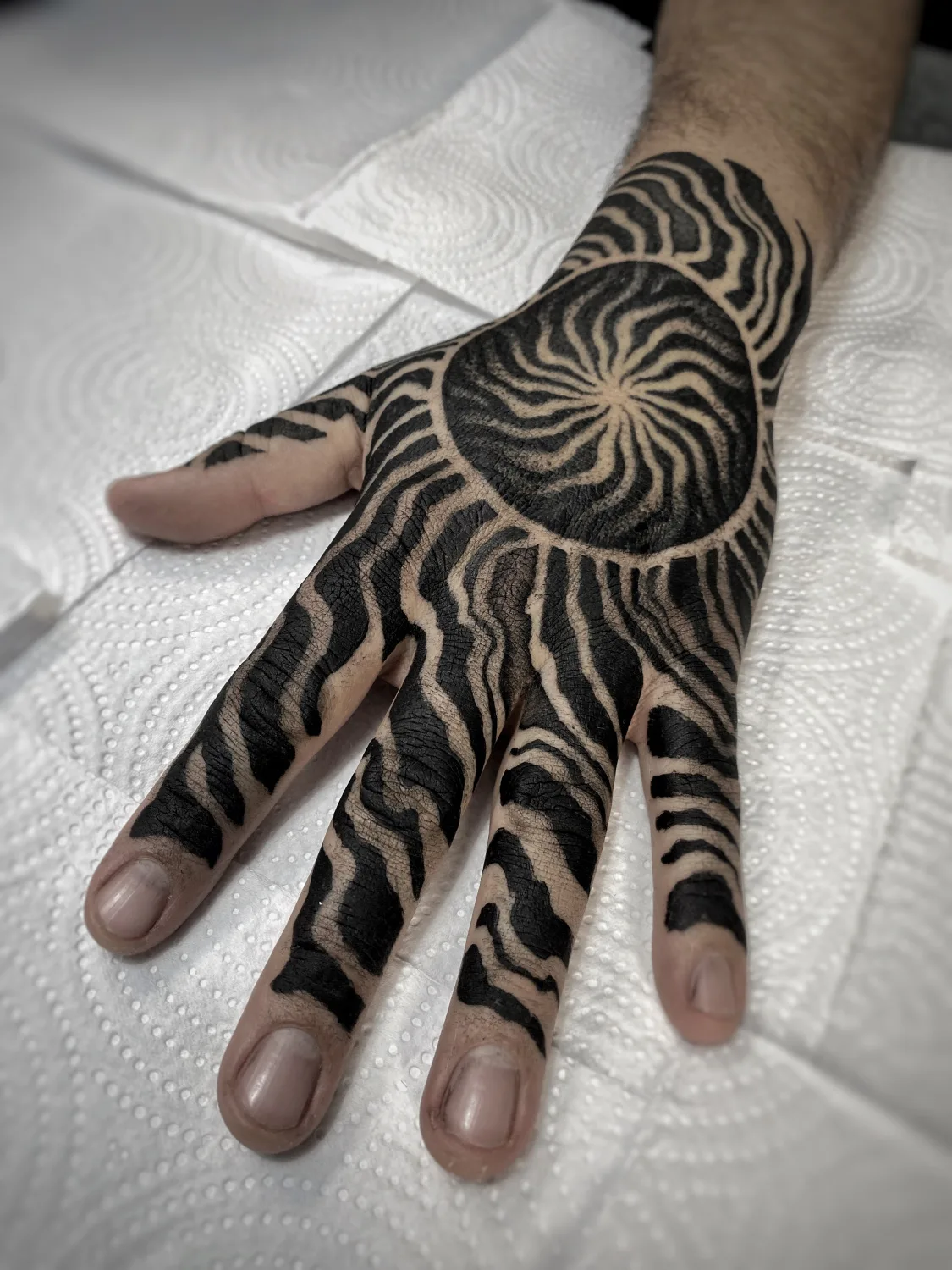 Tattoo artist Vir Paiz