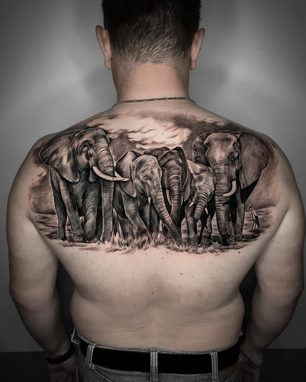 Реализм Elephant, Wildlife tattoo на Верхняя часть спины