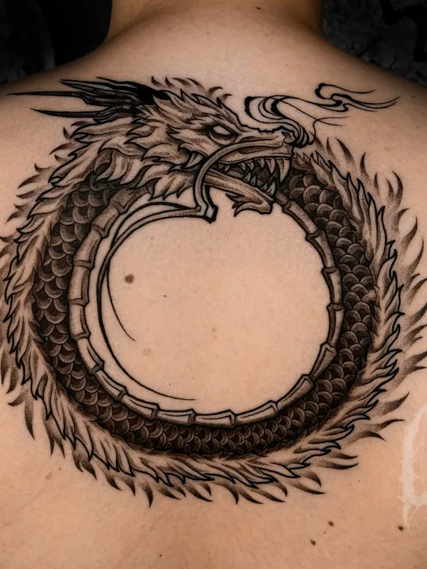 black and grey blackwork Tatuaggio su upper back #83077 | Tatuatore Максим Levchik