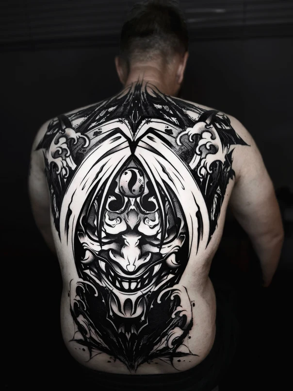 Блэкворк Oni, Waves tattoo на Спина (полная)