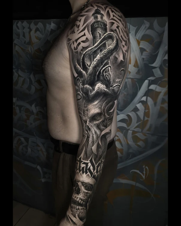 Реализм Skull, Lighthouse tattoo на Полный рукав