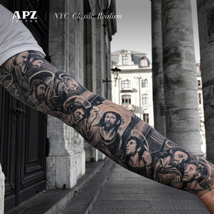 мужская Черно-серая Реализм татуировка на рукаве #86005 | Тату мастер Apz Tattoo