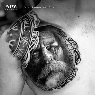 мужская Черно-серая Реализм татуировка на груди #86020 | Тату мастер Apz Tattoo