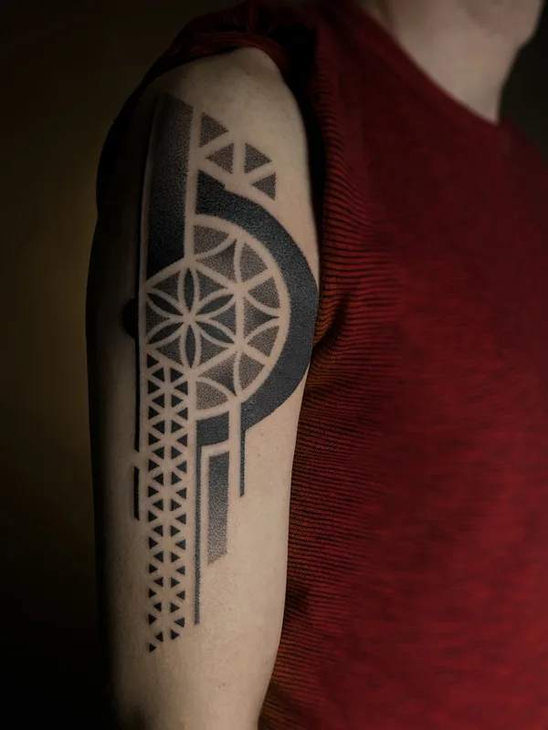 male black dotwork татуировка на arm #86497 | Тату мастер Artem Fomichev