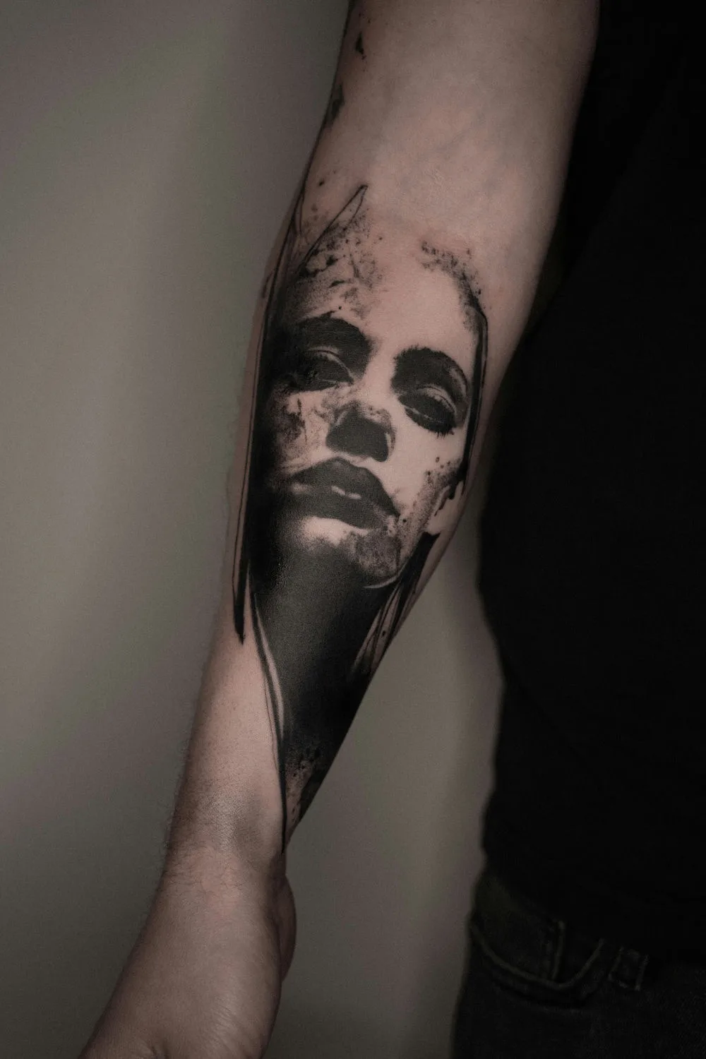 Tattoo artist Edvin Tedebring