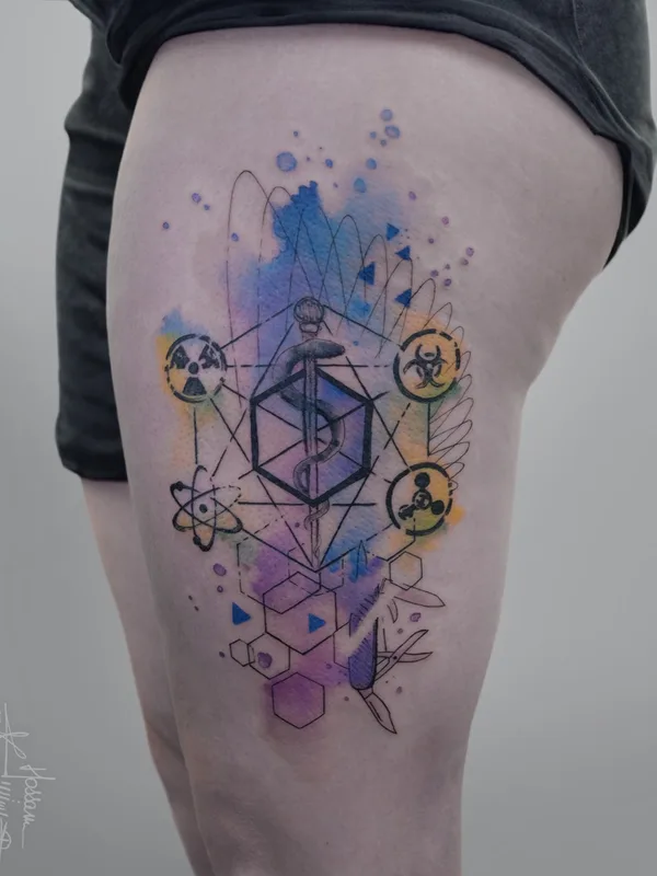 female graphic Tatuaggio su leg #88486 | Tatuatore Hossam tattoos