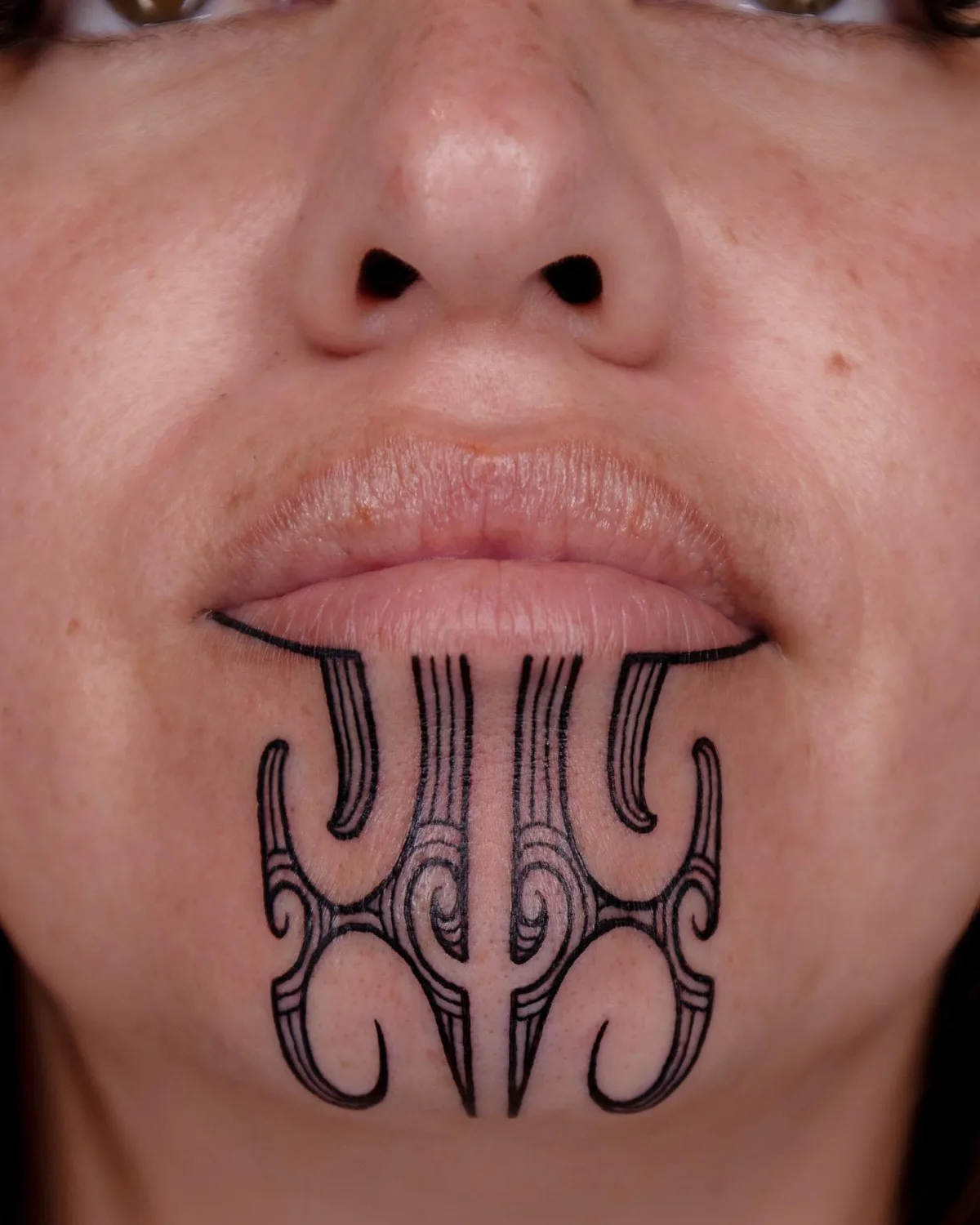 Tā moko Kinn-T&auml;towierung