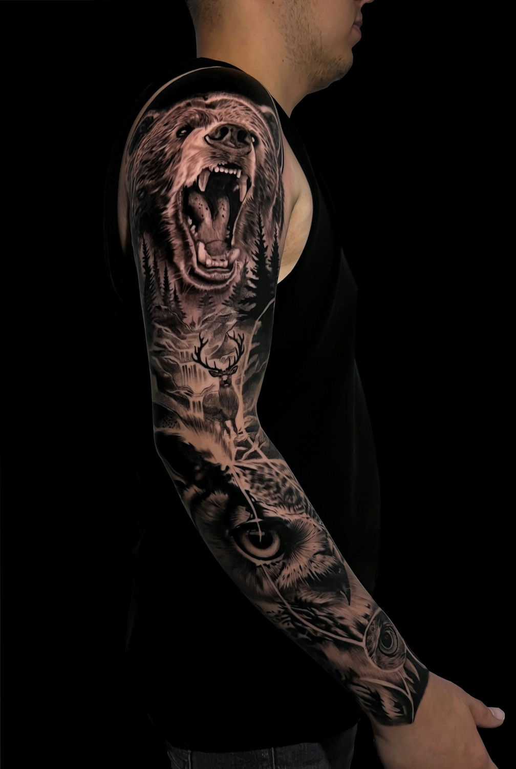 Tattoo artist Sebastián González