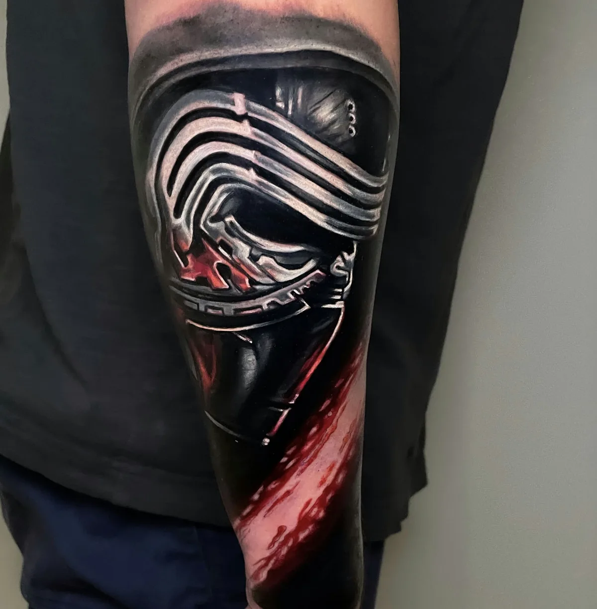Tattoo artist Thomas Glinski