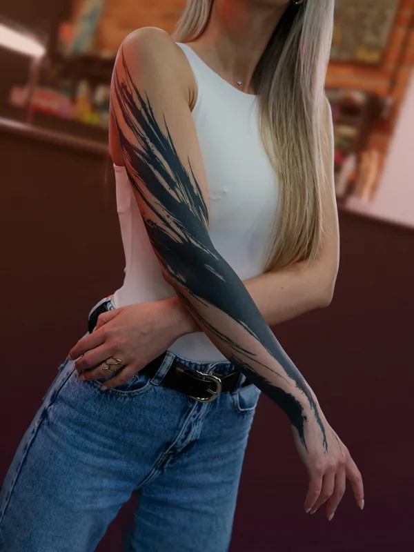 female black blackwork tattoo auf sleeve #84303 | Tätowierer Vik Prokhorov