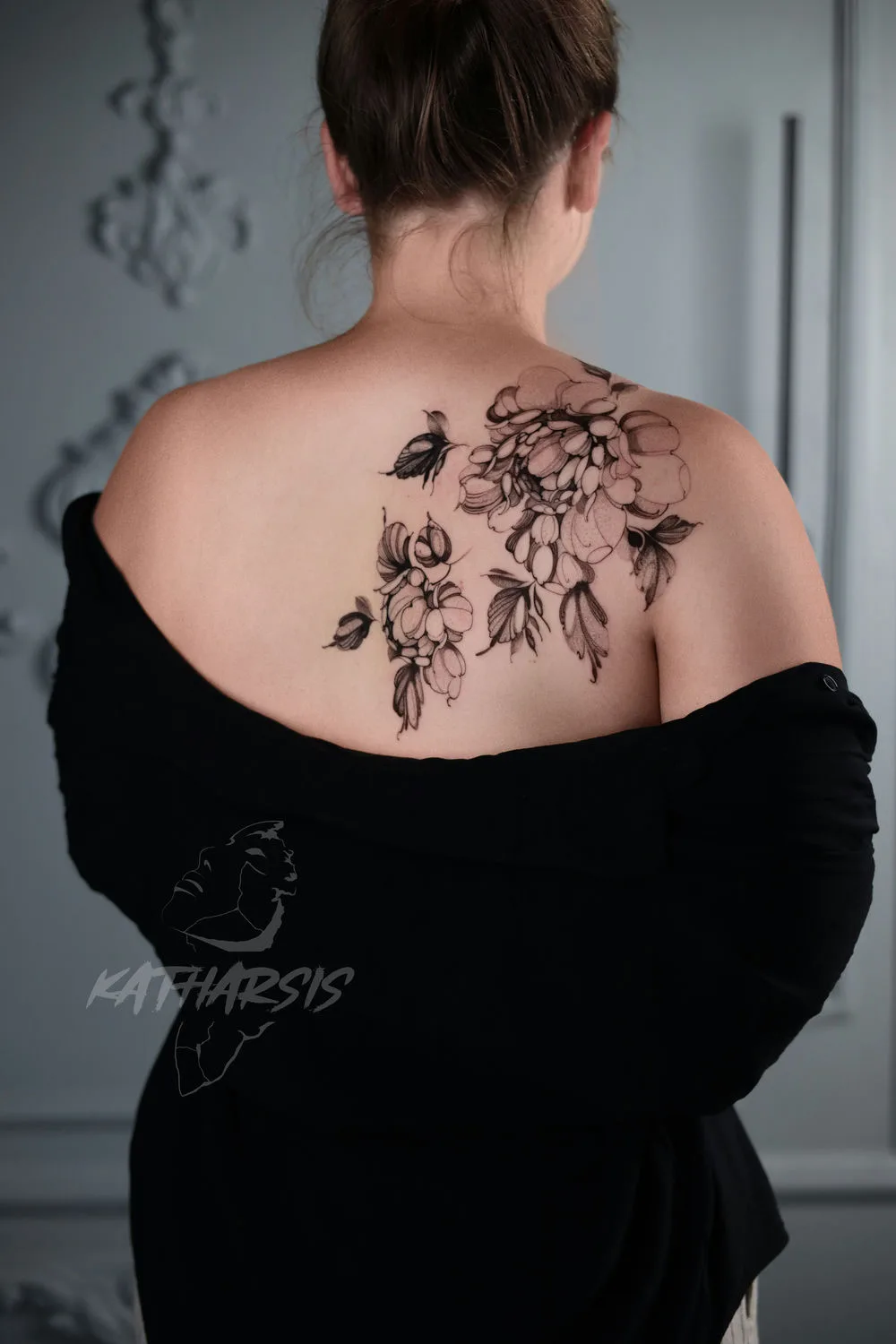 Artista del tatuaggio Vitalina Bender