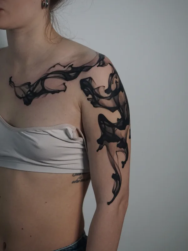 female black abstract татуировка на shoulder #88927 | Тату мастер Алексей Соболева