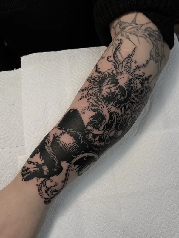black blackwork Tatuagem em forearm #88634 | Tatuador Алексей Воробьев
