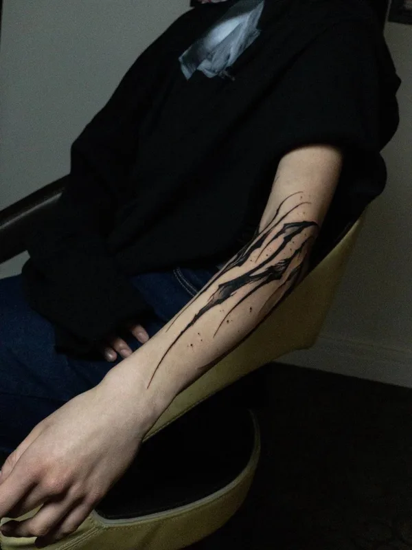 female black lettering 纹身 在 arm #87029 | 纹身师 Денис Пилигрим