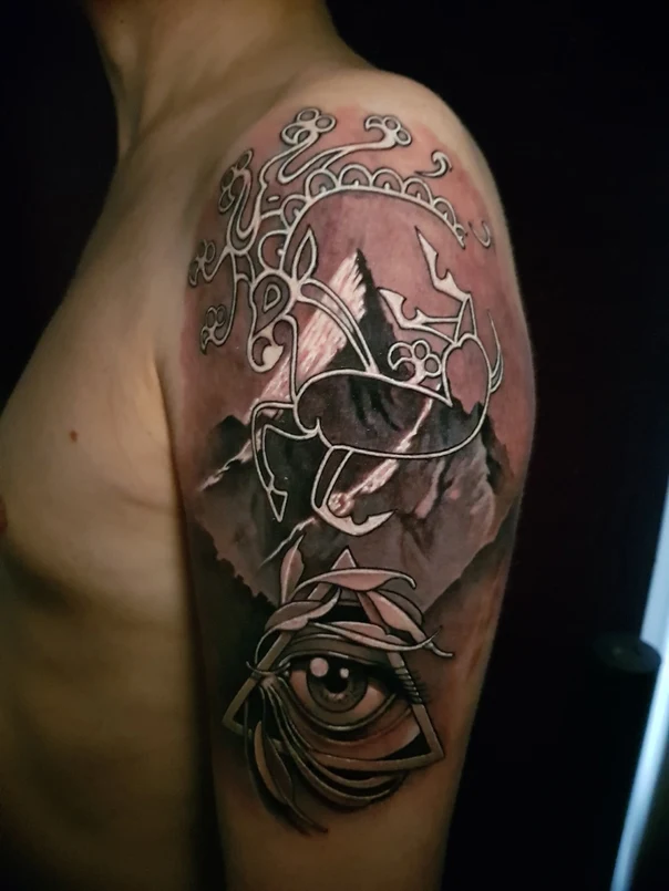 Иллюстративная Eye, Mountain tattoo на Дельта