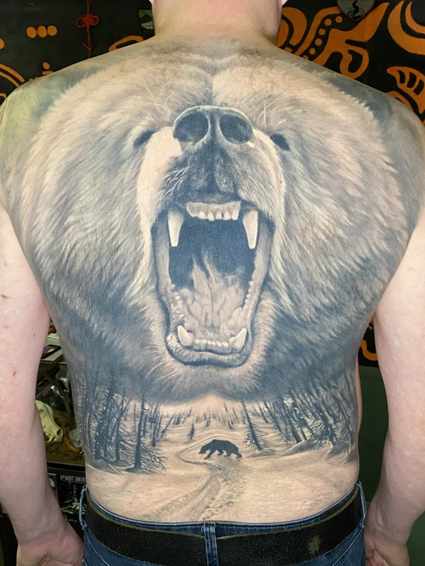 Реализм Bear, Forest tattoo на Спина (полная)