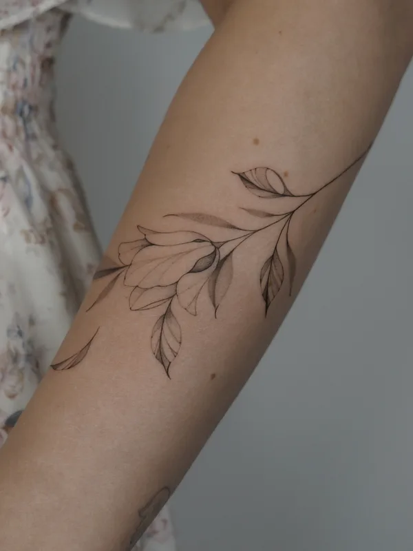 female black botaniс Tatuaggio su forearm #85362 | Tatuatore Иришка Павлова