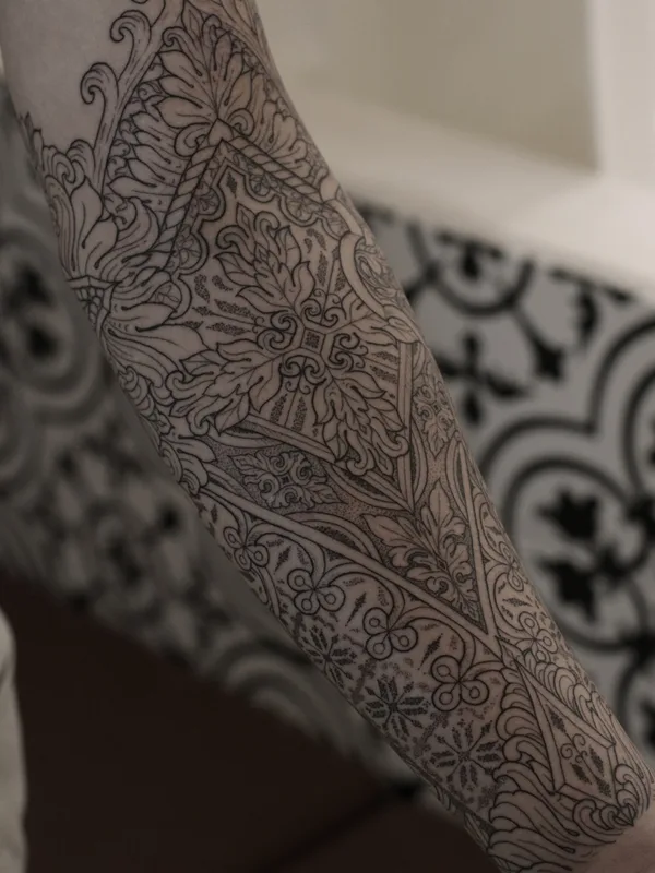 male black geometric 纹身 在 sleeve #88790 | 纹身师 kirk nilsen