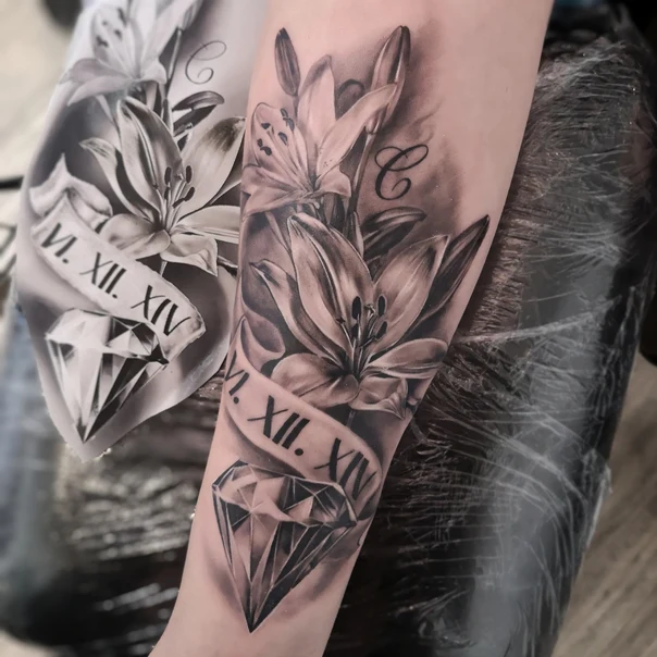 Реализм Flowers, Diamond tattoo на Предплечье