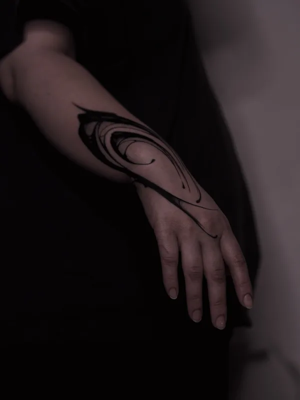 female blackandgrey abstract татуировка на palm #88337 | Тату мастер Лида