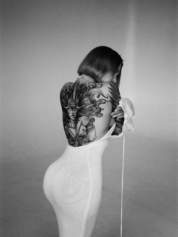 female black whipshading Tatuaggio su back #85055 | Tatuatore Маруся