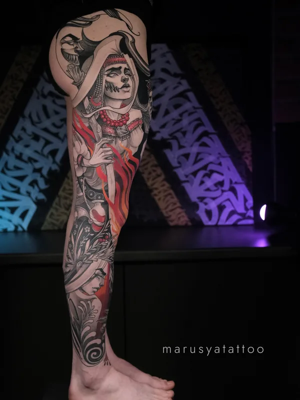 male color neotraditional Tatuaggio su leg #85211 | Tatuatore Маруся