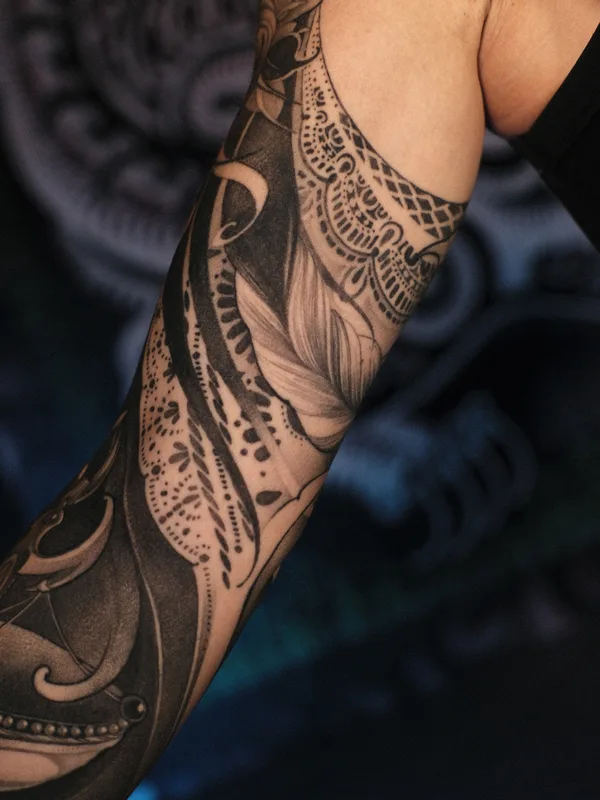 female black graphic Tatuaggio su sleeve #85256 | Tatuatore Маруся