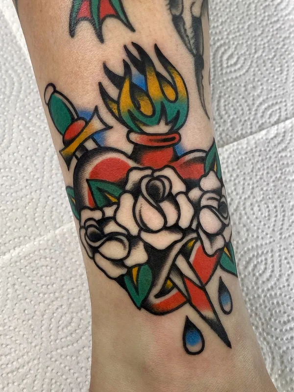 female color Traditional Tatuaggio su shin #88734 | Tatuatore Никита Радецкий