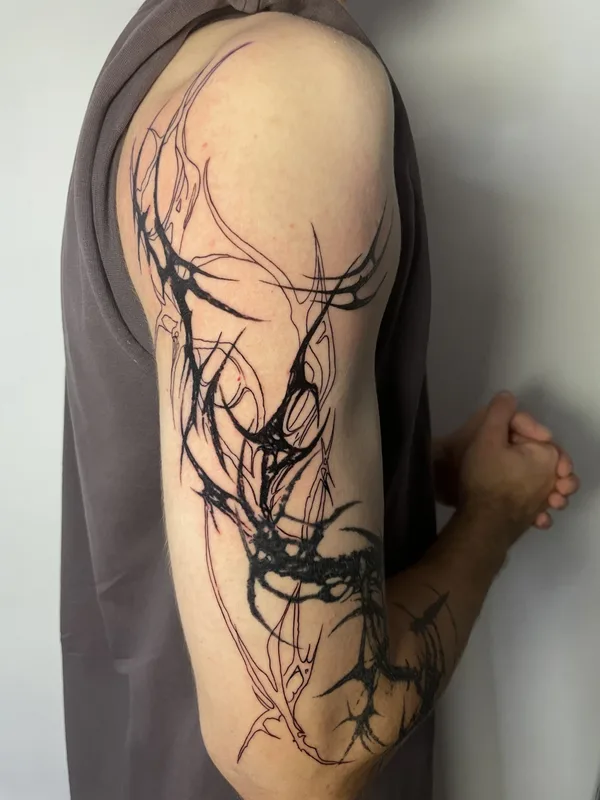 black abstract tatuaje en upper arm #87140 | Tatuador Ольга Глотова 