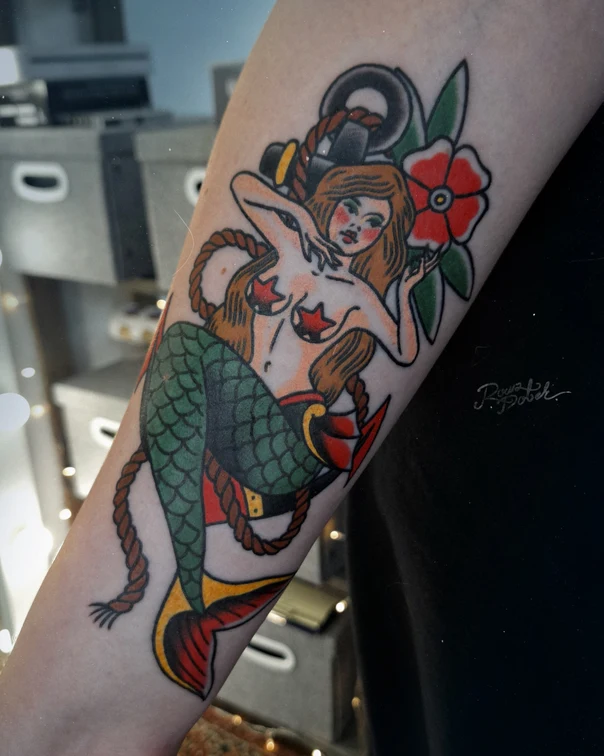 Традиционная Mermaid, Anchor tattoo на Предплечье