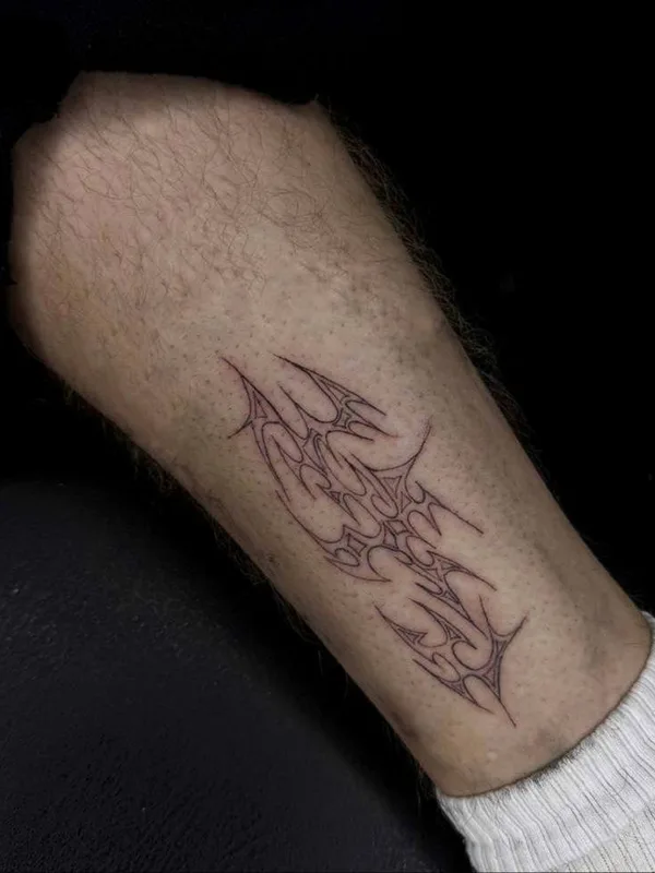 male black tribal tattoo auf leg #87199 | Tätowierer София Овиаши