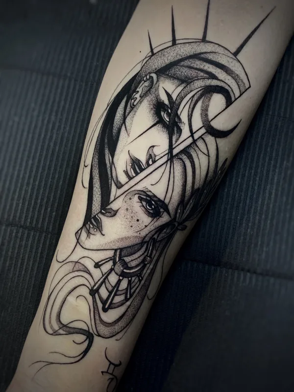 female blackandgrey graphic Tatuagem em forearm #86304 | Tatuador Уля Aubhoov