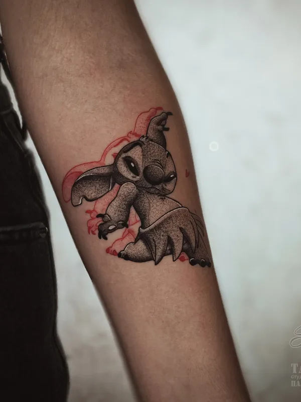 female black graphic Tatuaggio su forearm #84998 | Tatuatore Ярослав Старк
