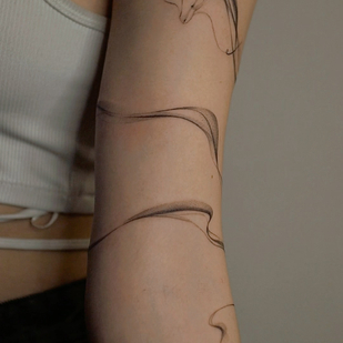 женская Черная Абстрактная татуировка на рукаве #91473 | Тату мастер Sergeeva Tattoo