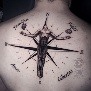 мужская Черная Випшейдинг татуировка на спине #91298 | Тату мастер Tattooed