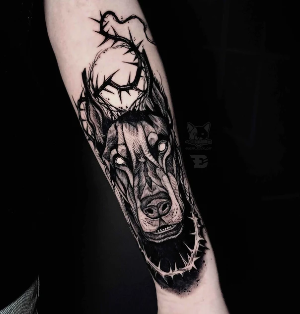 Блэкворк Dog, Thorns tattoo на Предплечье