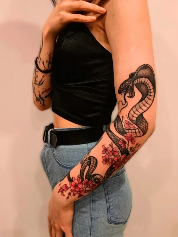 female color illustrative 纹身 在 forearm #91211 | 纹身师 Роберт Гильман