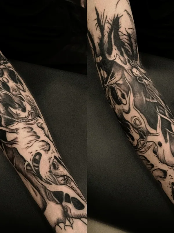 black and grey biomechanical 纹身 在 full sleeve #91212 | 纹身师 Роберт Гильман