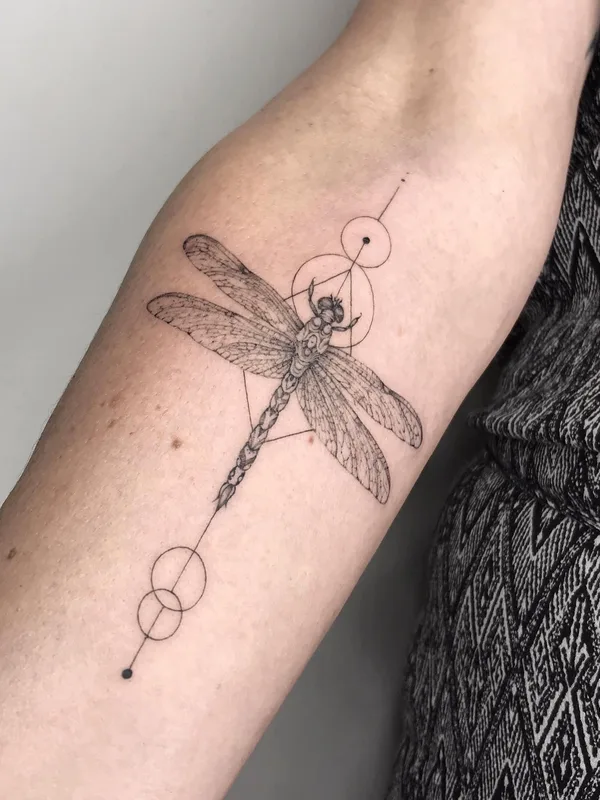 black linework 纹身 在 forearm #91368 | 纹身师 Irina Bullet