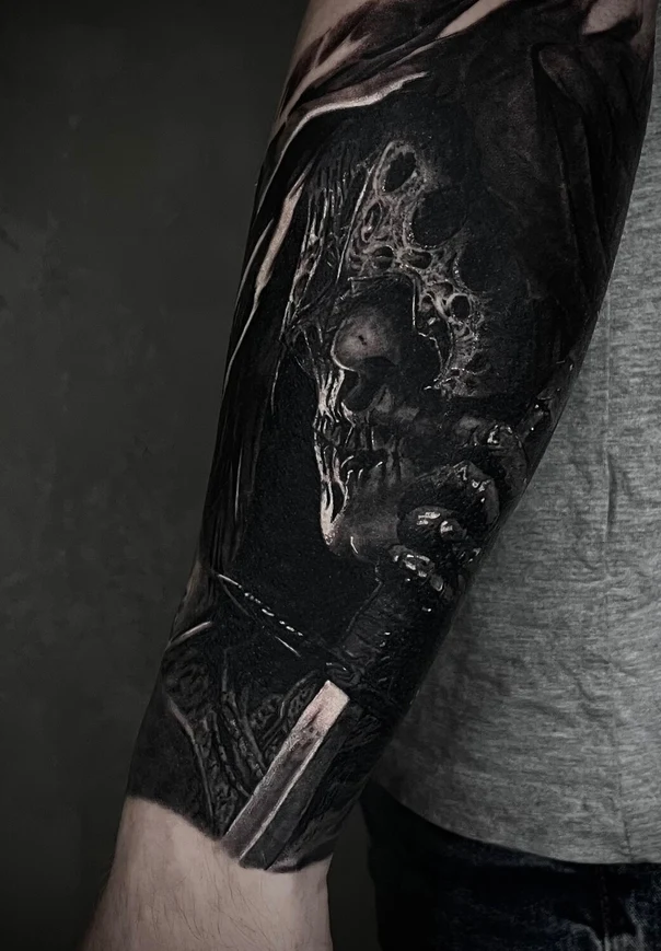 Блэкворк Skull, Sword tattoo на Предплечье