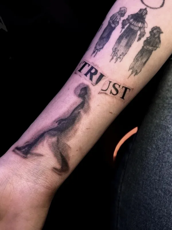 black and grey sketch 纹身 在 forearm #93147 | 纹身师 Анастасия Меррис