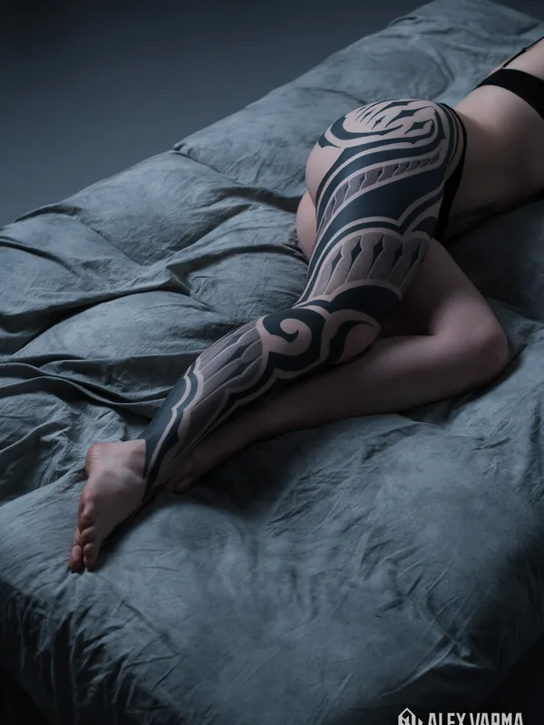 female blackandgrey blackwork 타투 부위 leg #94203 | 타투이스트 Алексей Варма